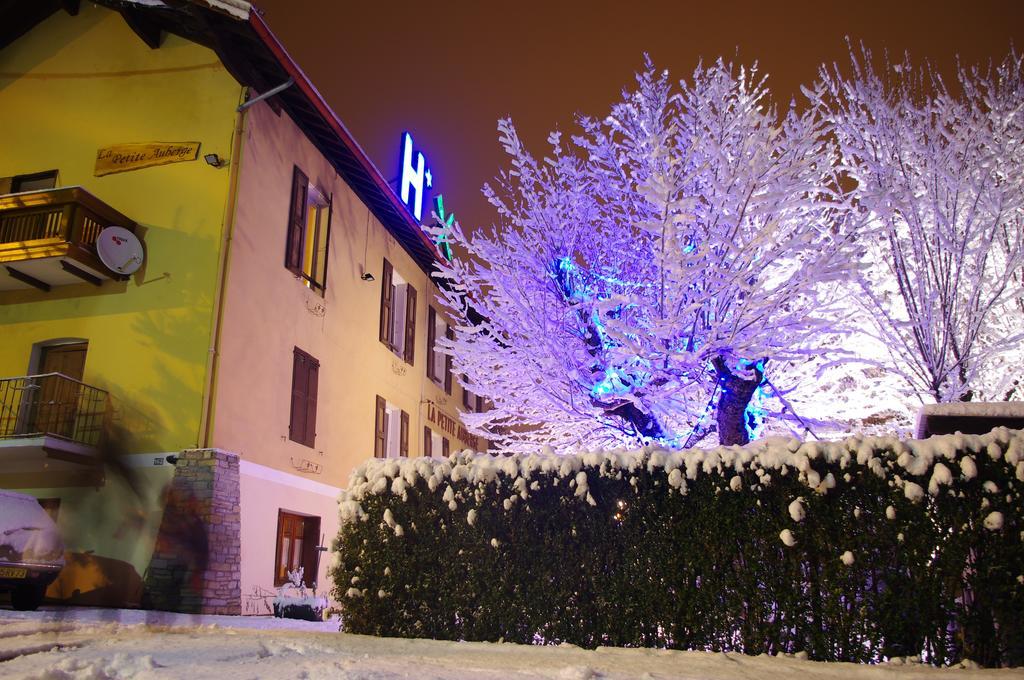 Hotel Restaurant "La Petite Auberge" Bourg-Saint-Maurice Exterior photo